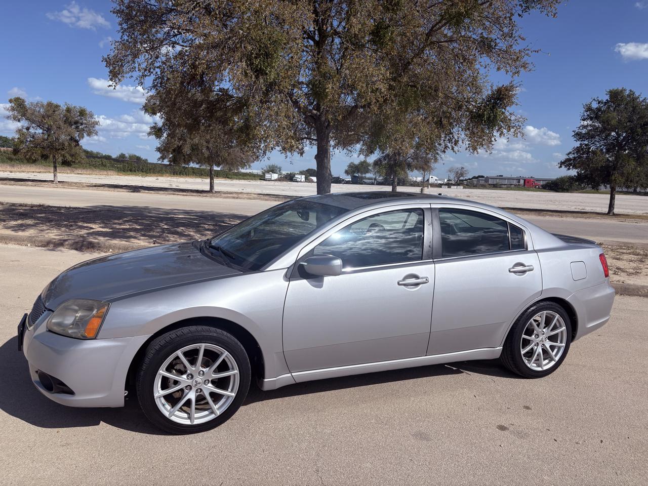 Mitsubishi Galant  2012