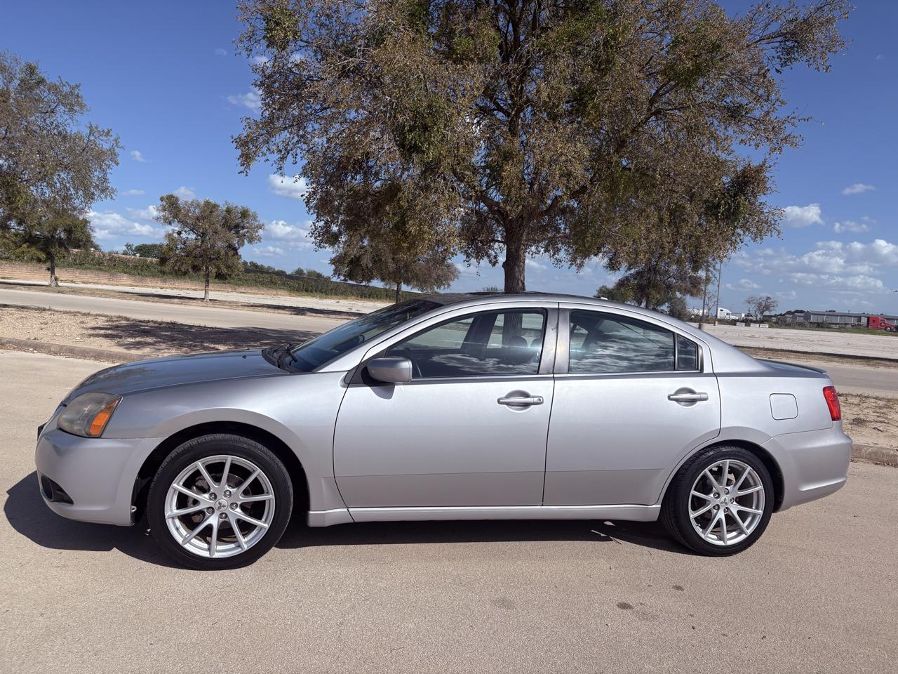 Mitsubishi Galant  2012