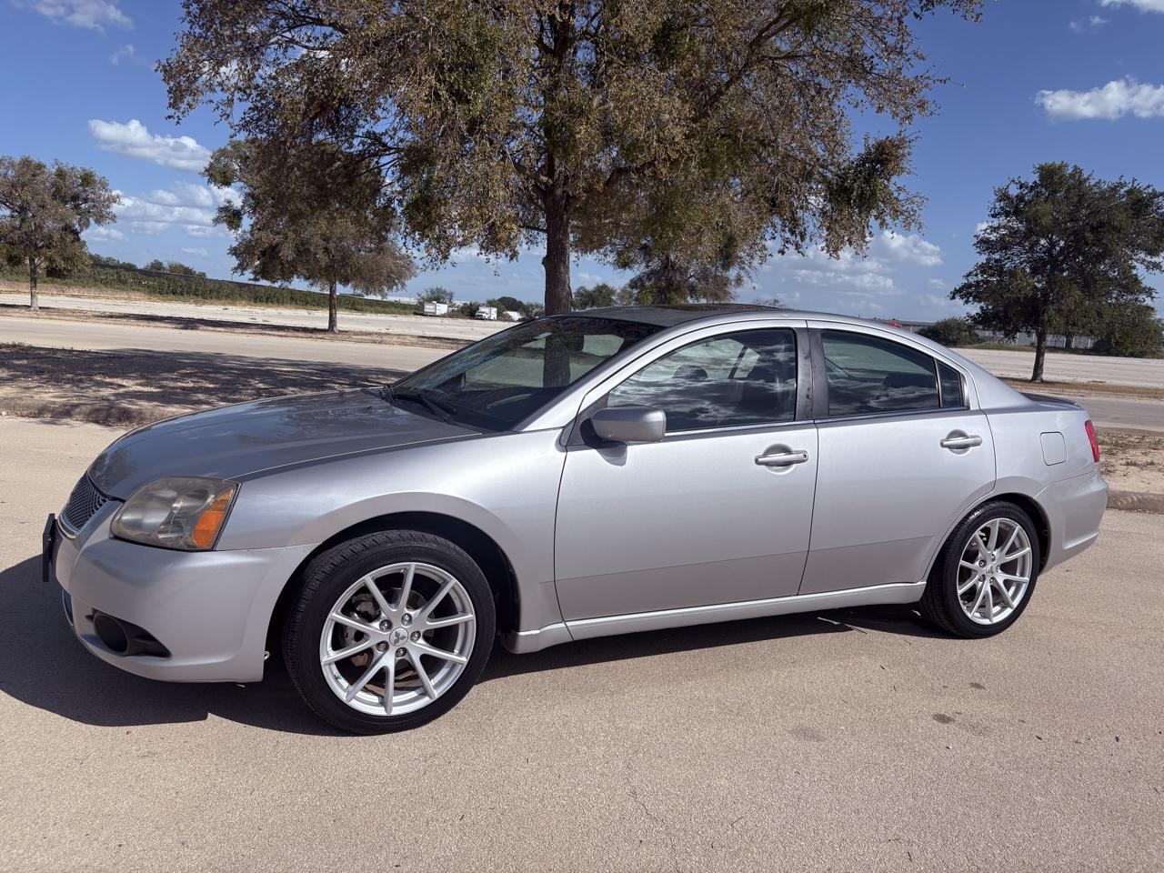 Mitsubishi Galant  2012