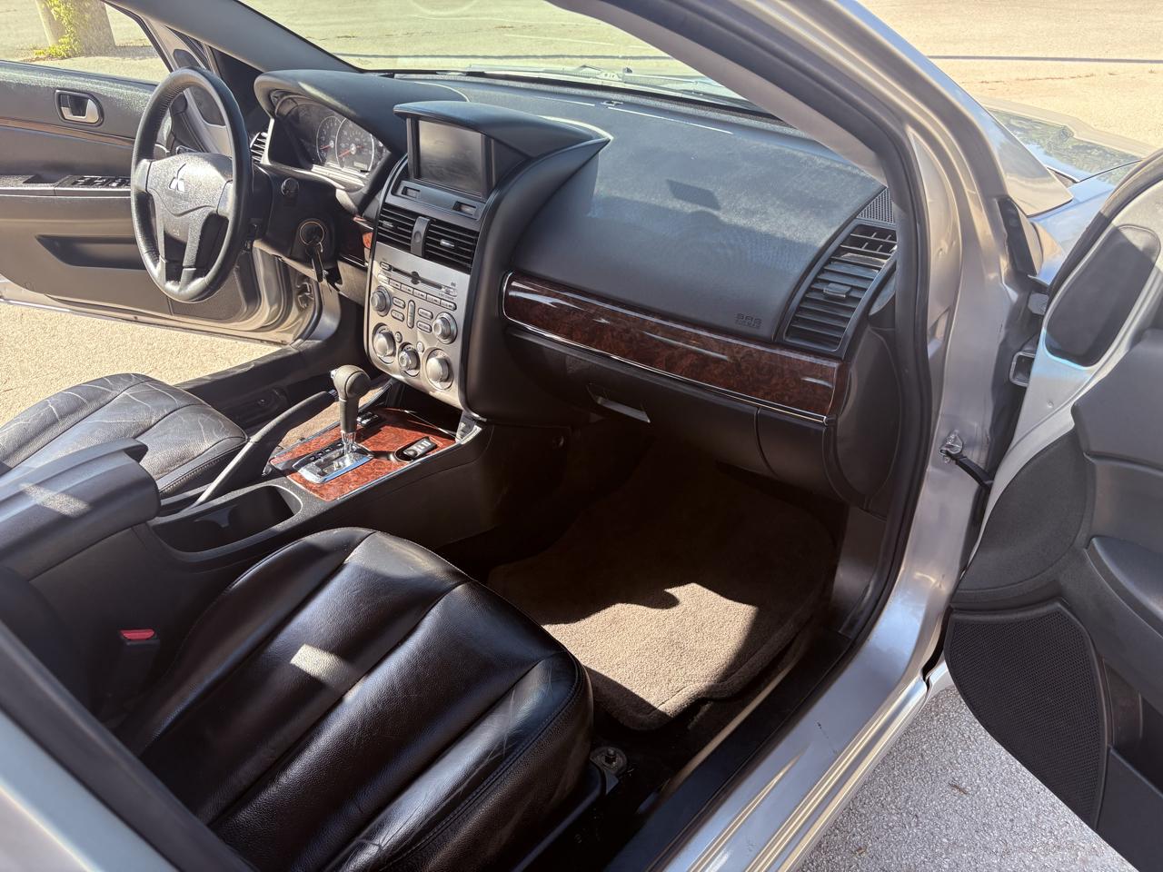 Mitsubishi Galant  2012