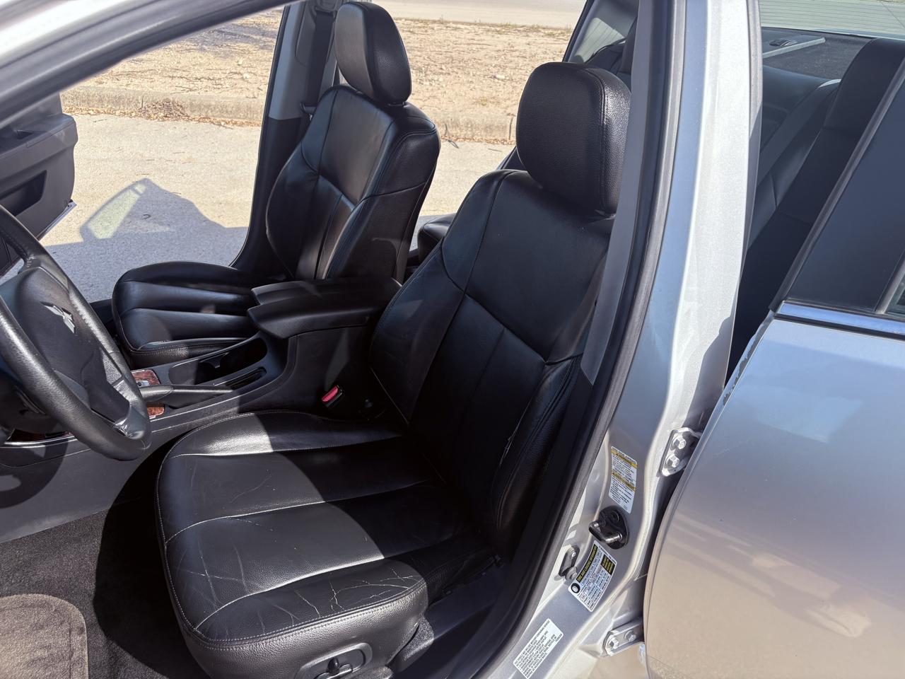 Mitsubishi Galant  2012