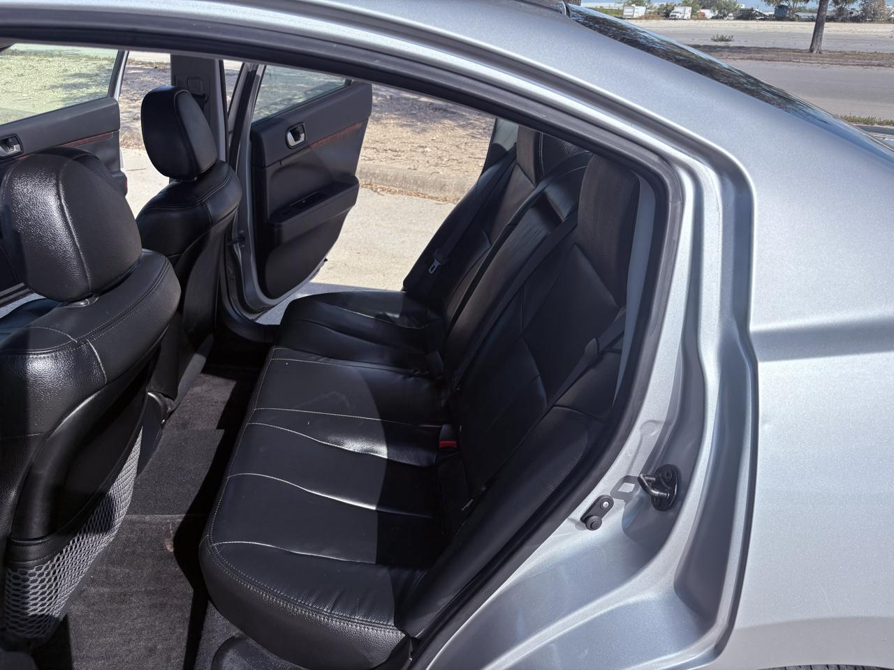 Mitsubishi Galant  2012