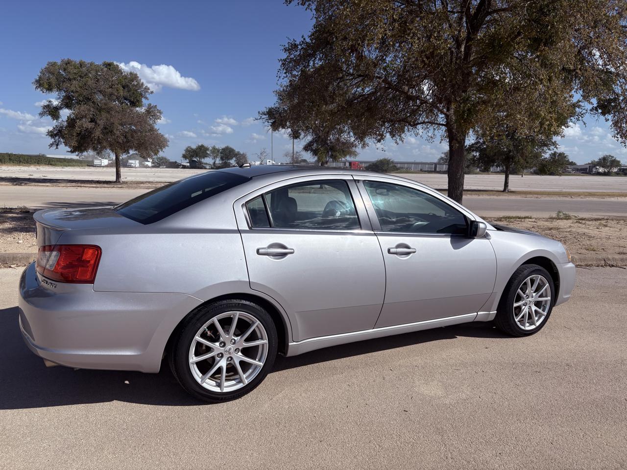 Mitsubishi Galant  2012