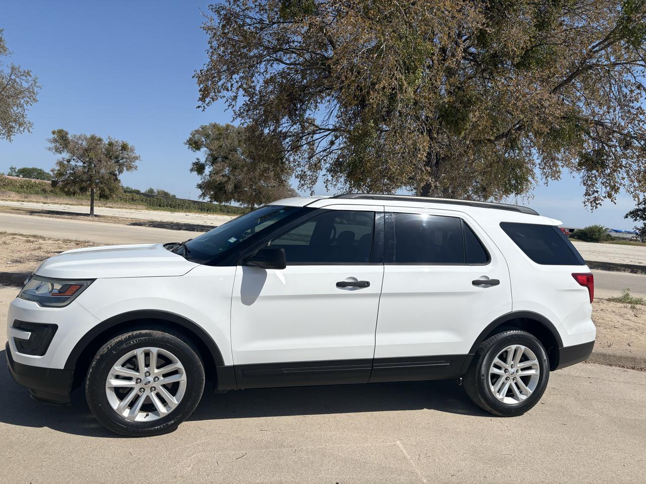 Ford Explorer Base FWD 2017