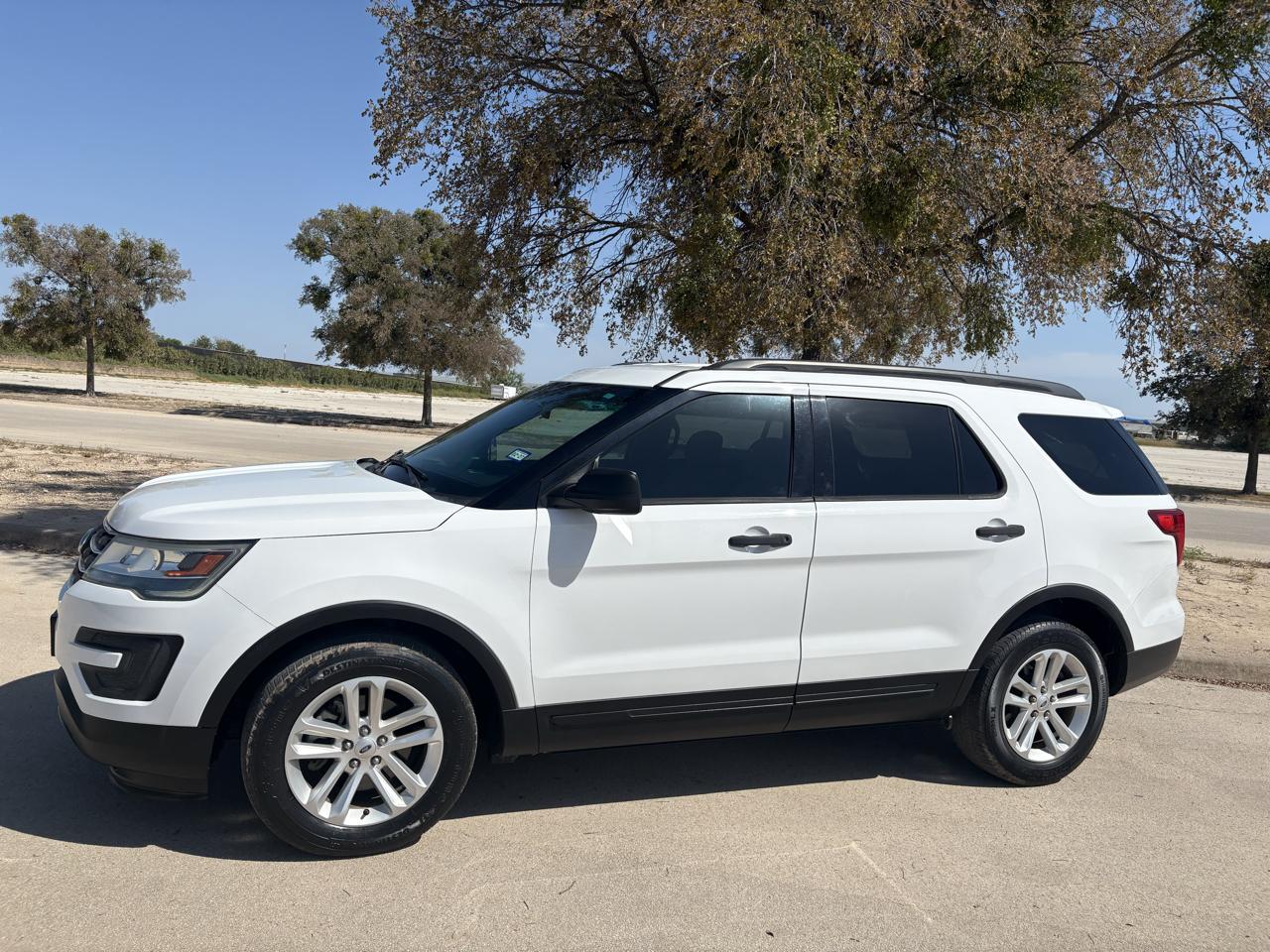 Ford Explorer Base FWD 2017