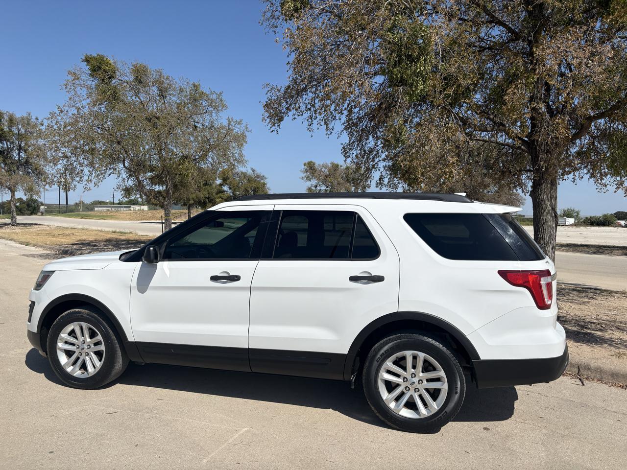 Ford Explorer Base FWD 2017