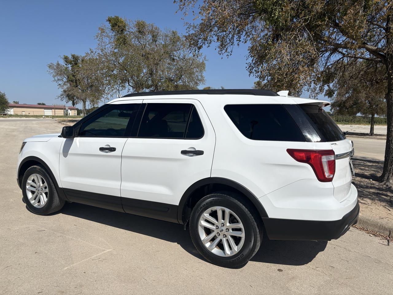 Ford Explorer Base FWD 2017