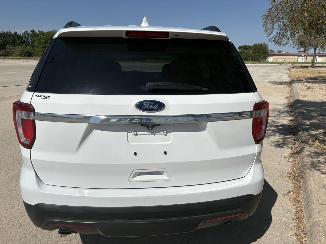 Ford Explorer Base FWD 2017