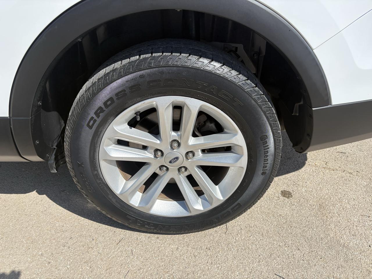 Ford Explorer Base FWD 2017