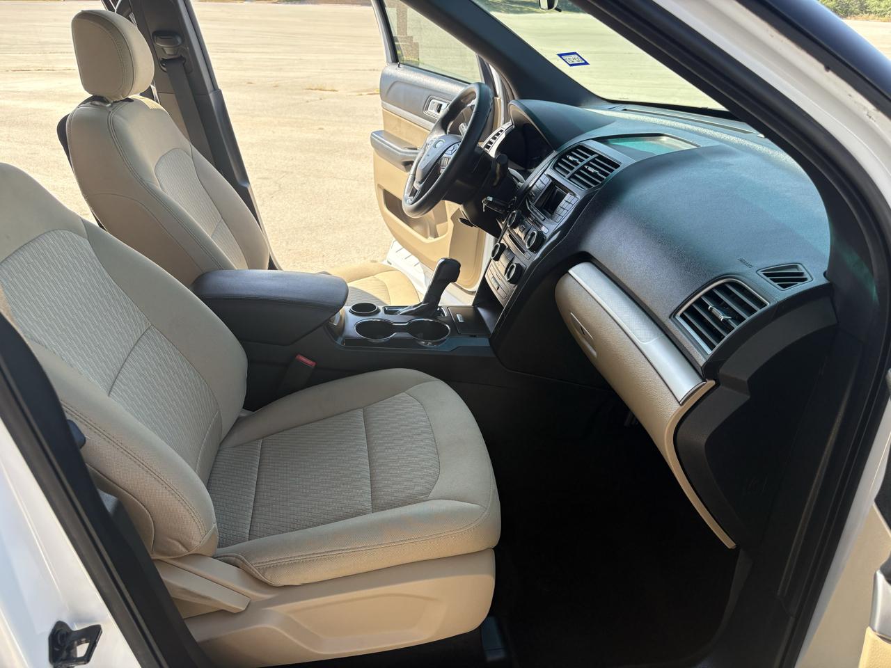 Ford Explorer Base FWD 2017