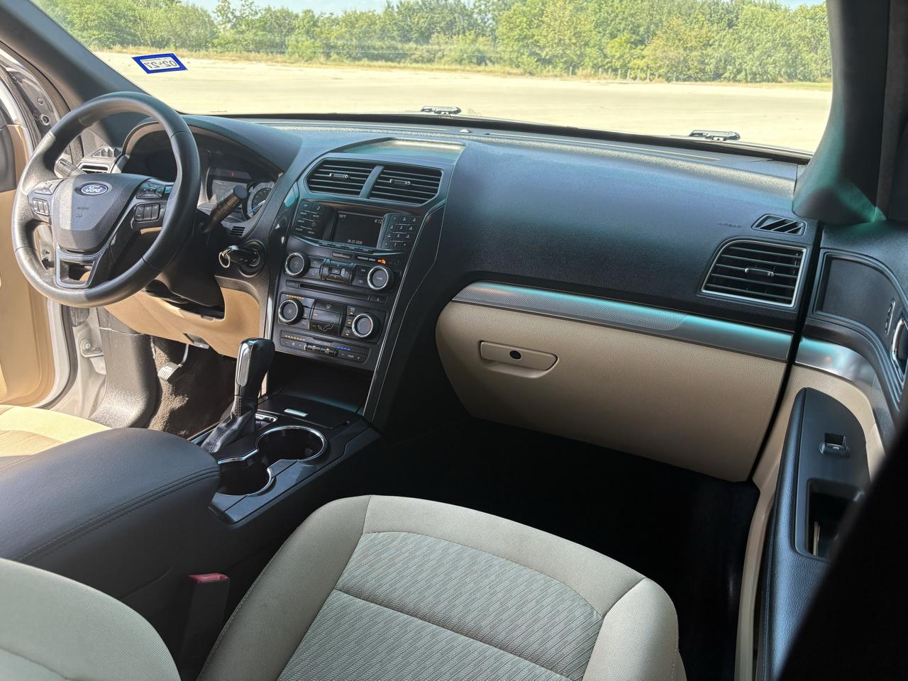 Ford Explorer Base FWD 2017