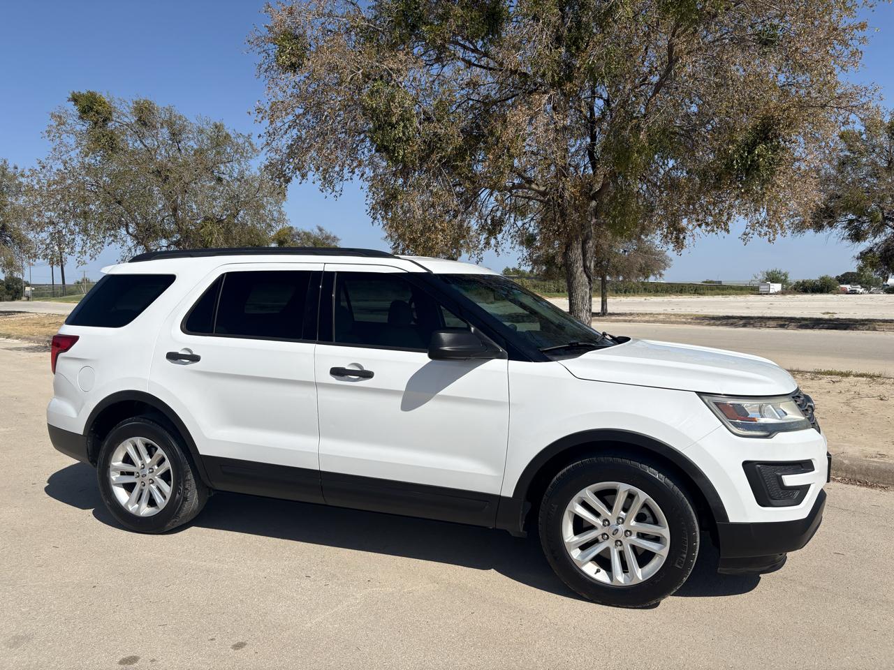 Ford Explorer Base FWD 2017
