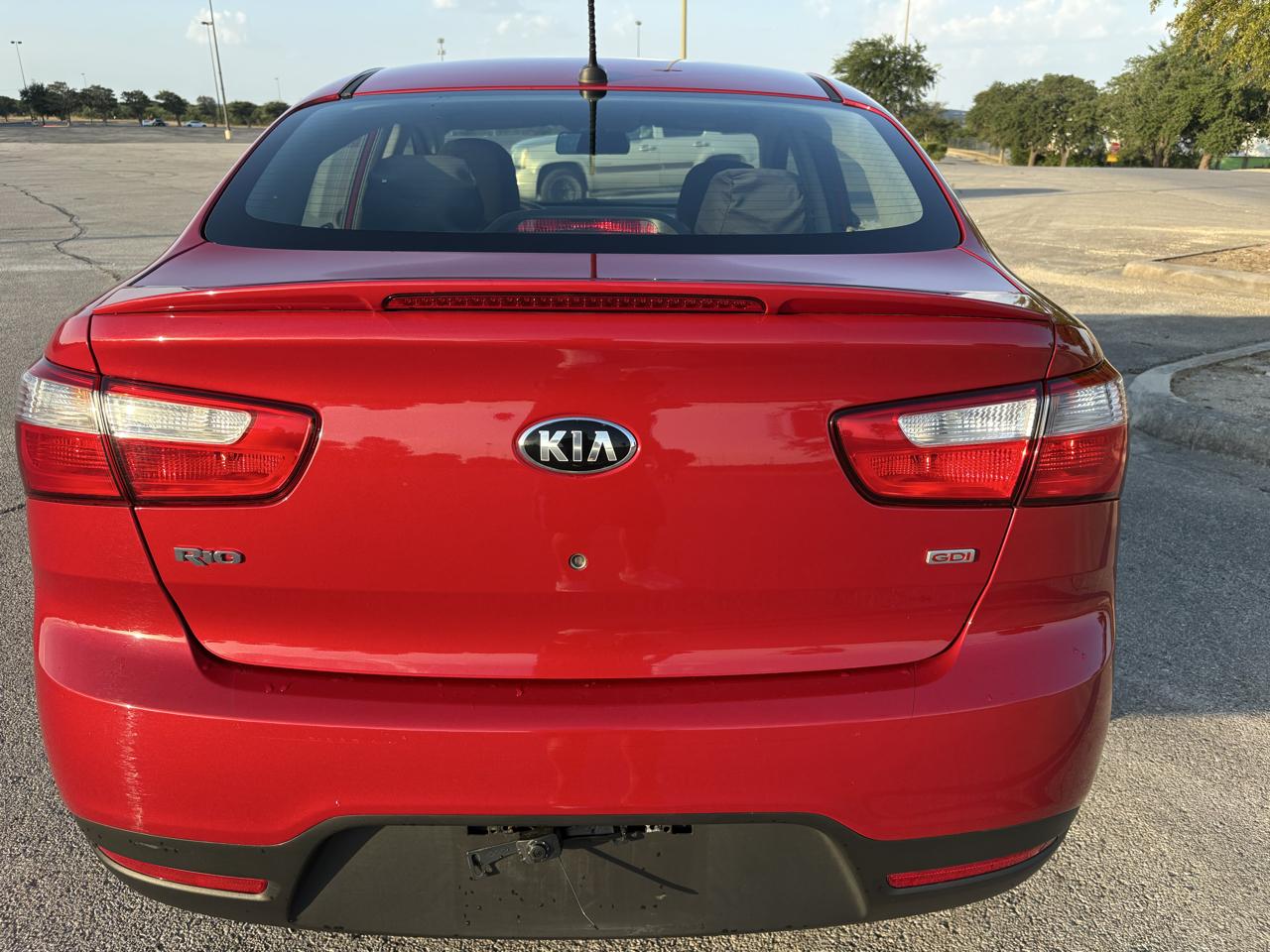 Kia Rio 4dr Sdn Auto LX 2013