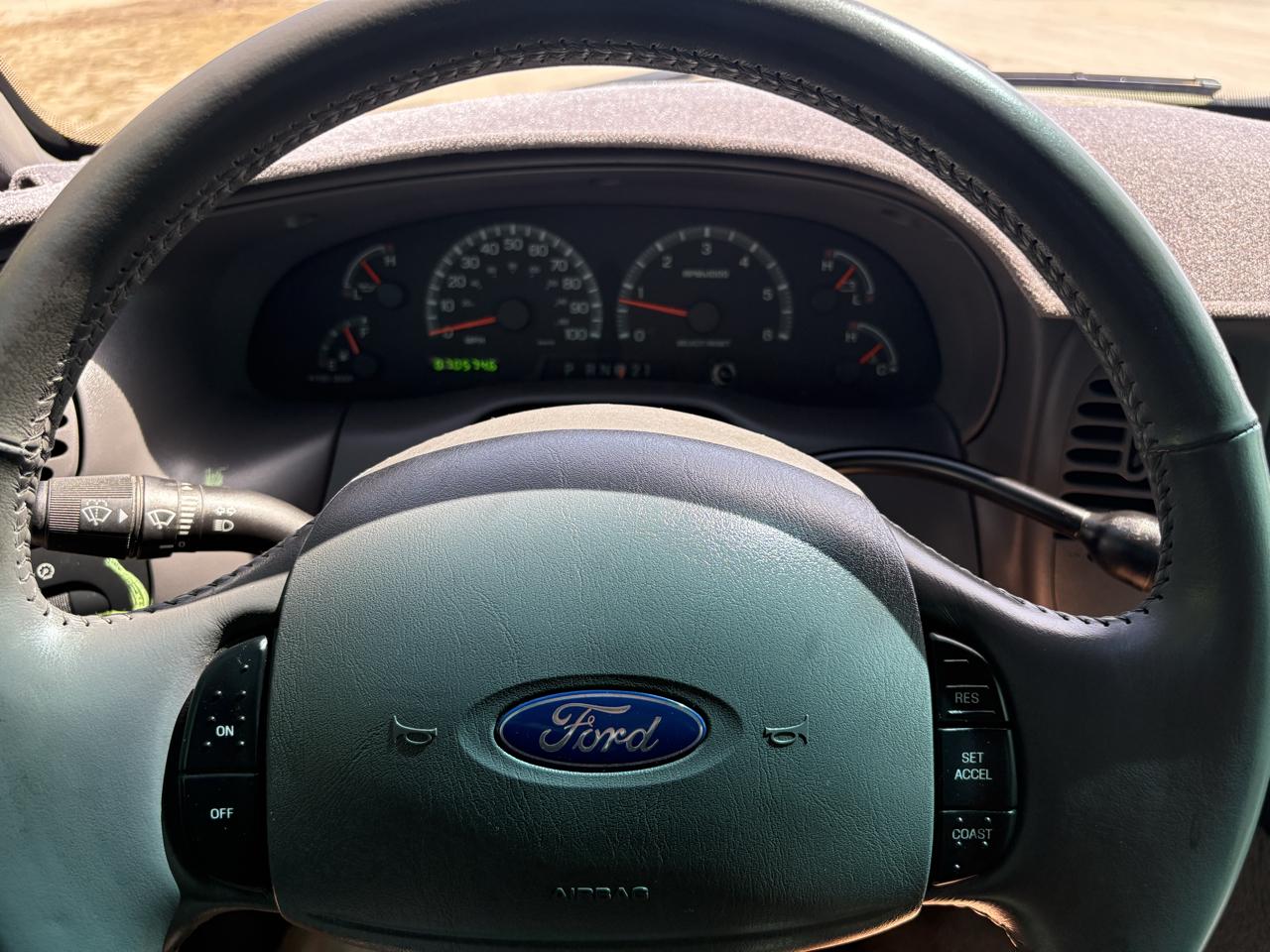 Ford F-150  2002