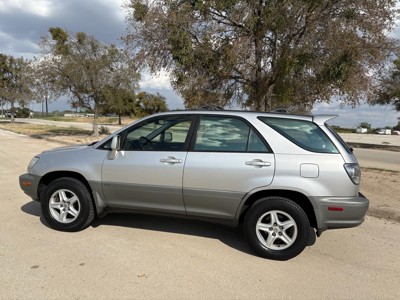 Lexus RX 300 4dr SUV 2001
