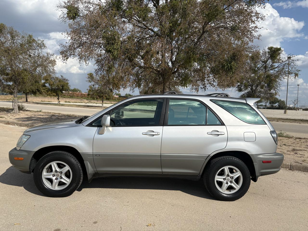 Lexus RX 300 4dr SUV 2001