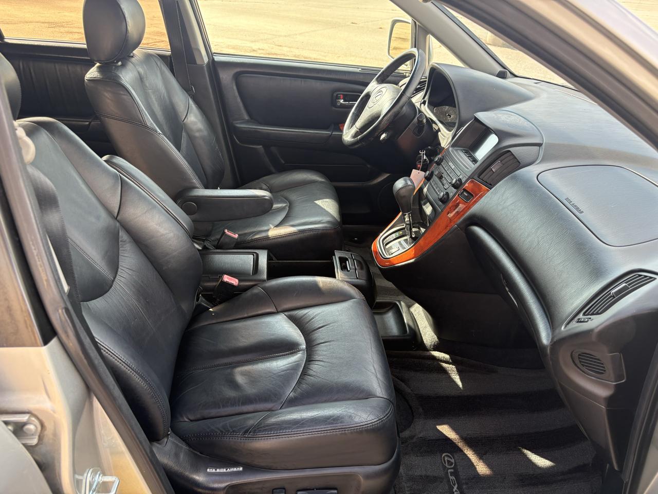 Lexus RX 300 4dr SUV 2001