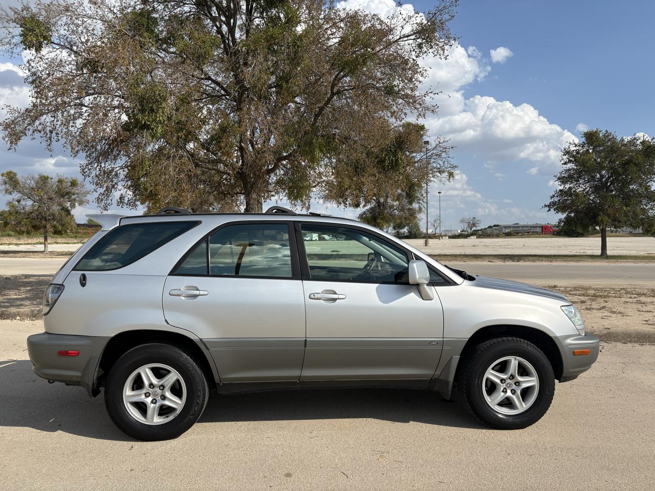 Lexus RX 300 4dr SUV 2001