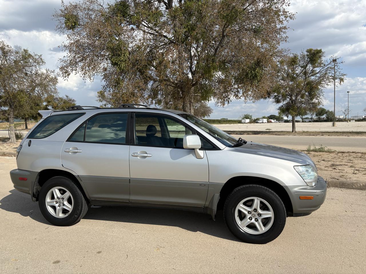 Lexus RX 300 4dr SUV 2001
