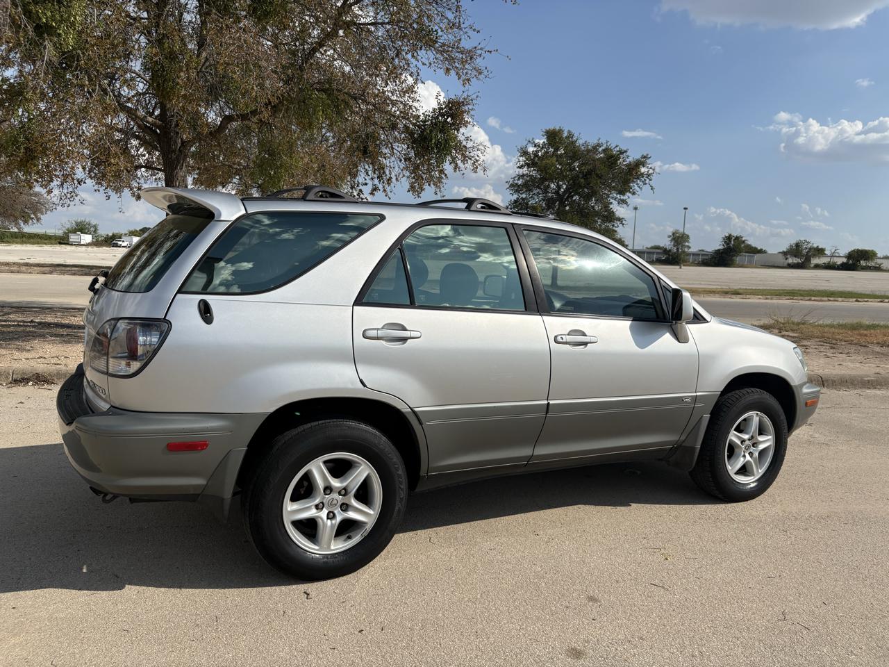 Lexus RX 300 4dr SUV 2001