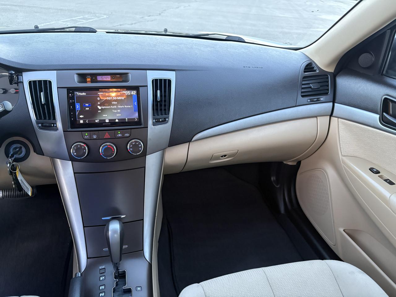 Hyundai Sonata  2010