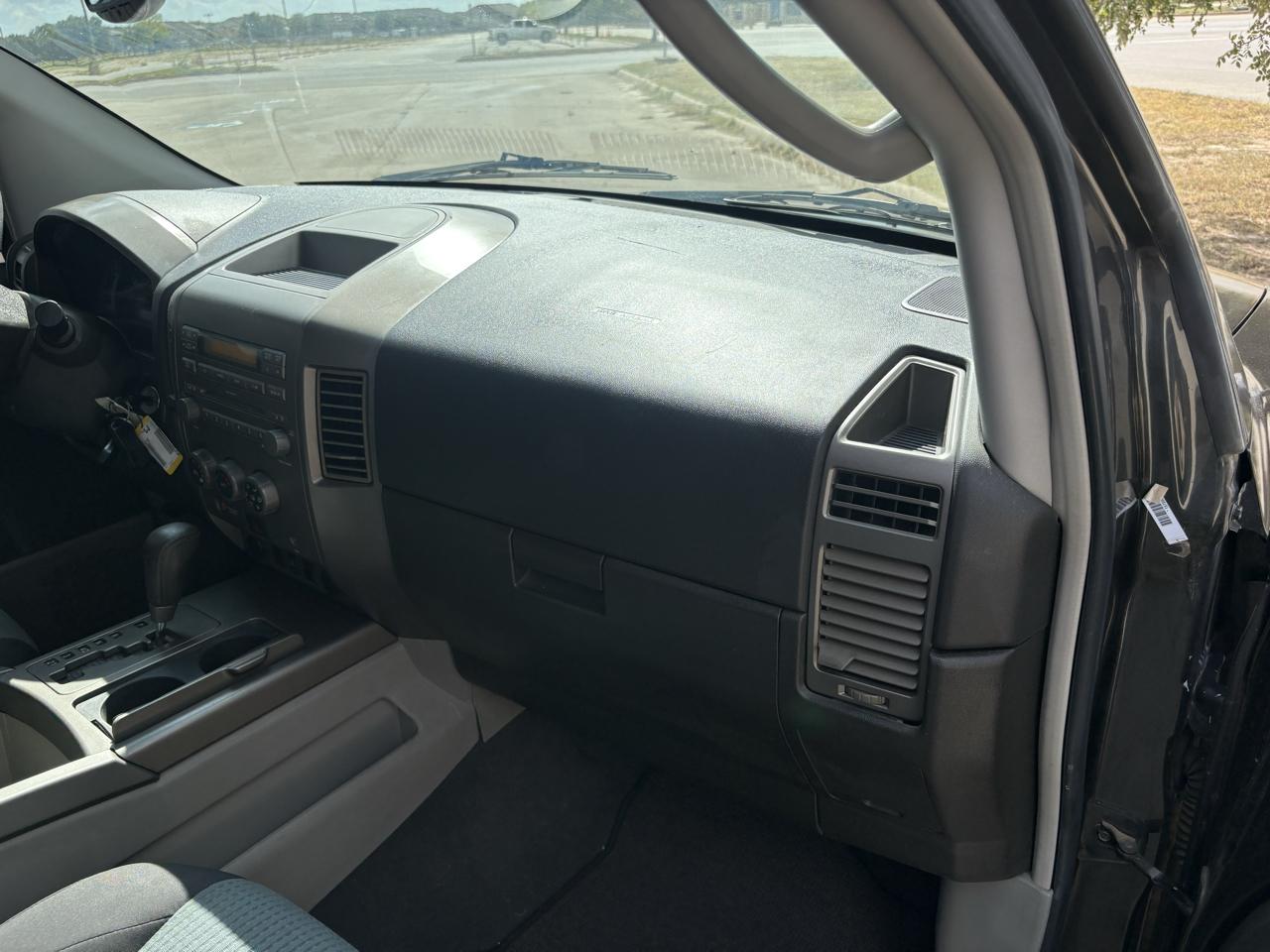 Nissan Titan SE Crew Cab 2WD 2004