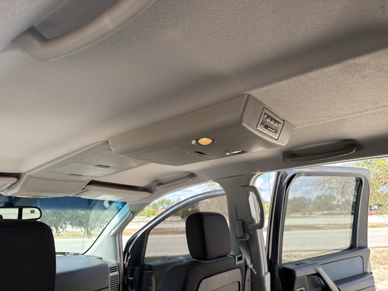 Nissan Titan SE Crew Cab 2WD 2004