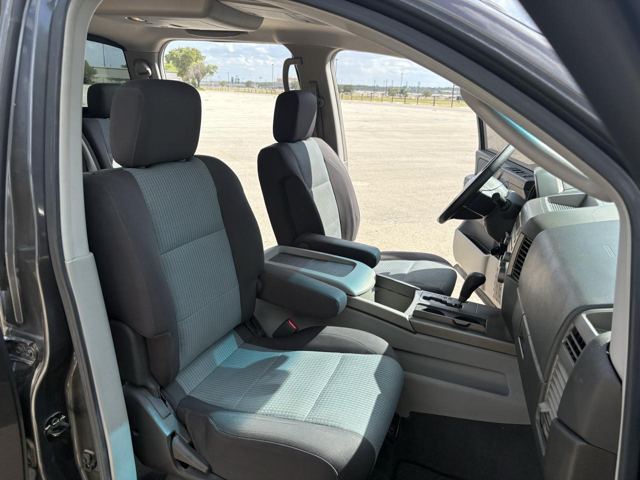 Nissan Titan SE Crew Cab 2WD 2004