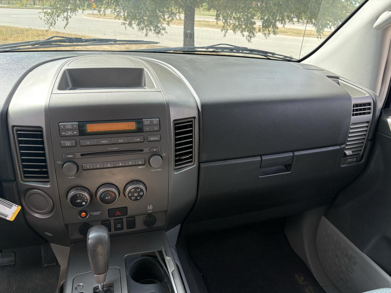Nissan Titan SE Crew Cab 2WD 2004