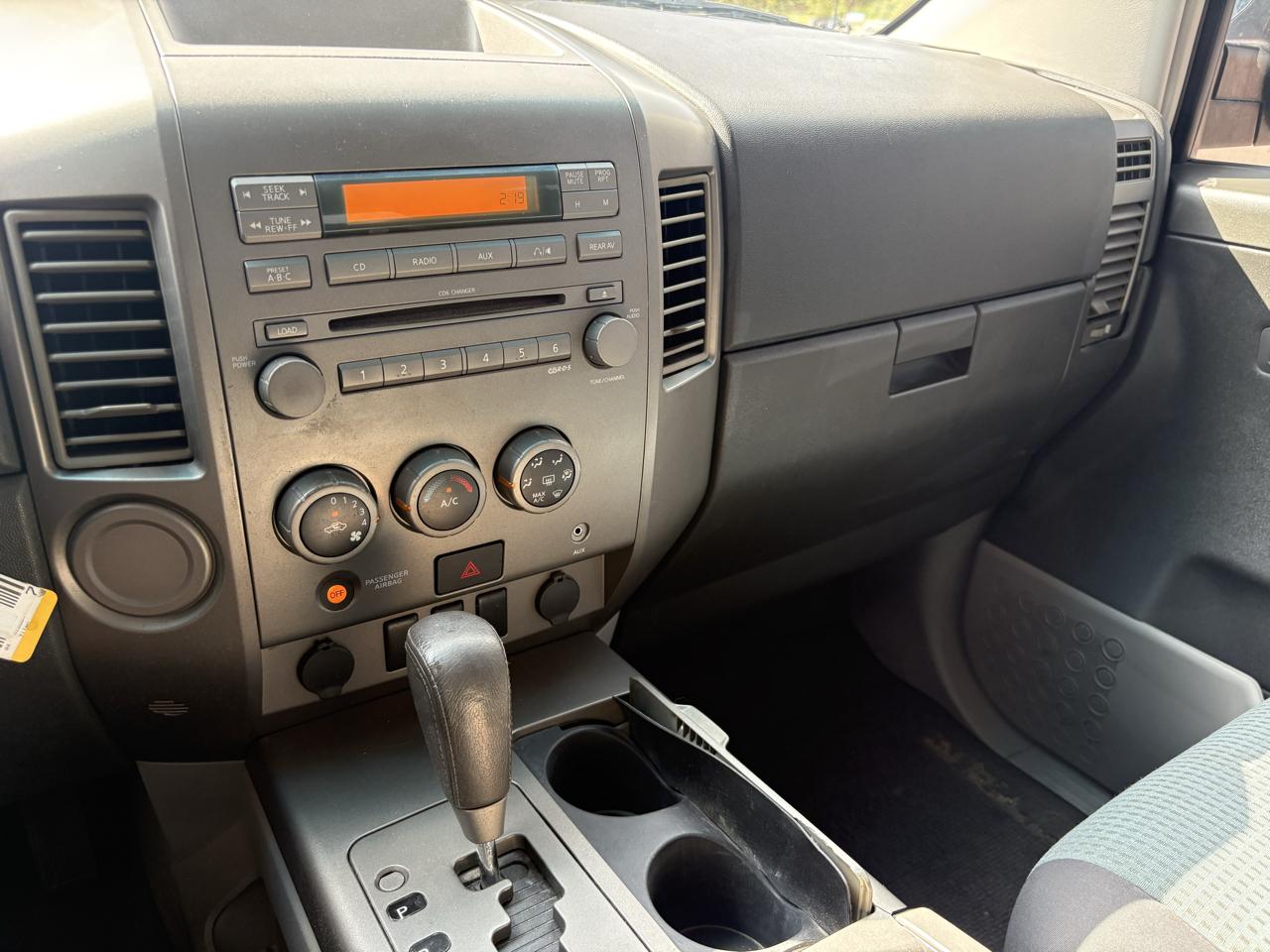 Nissan Titan SE Crew Cab 2WD 2004
