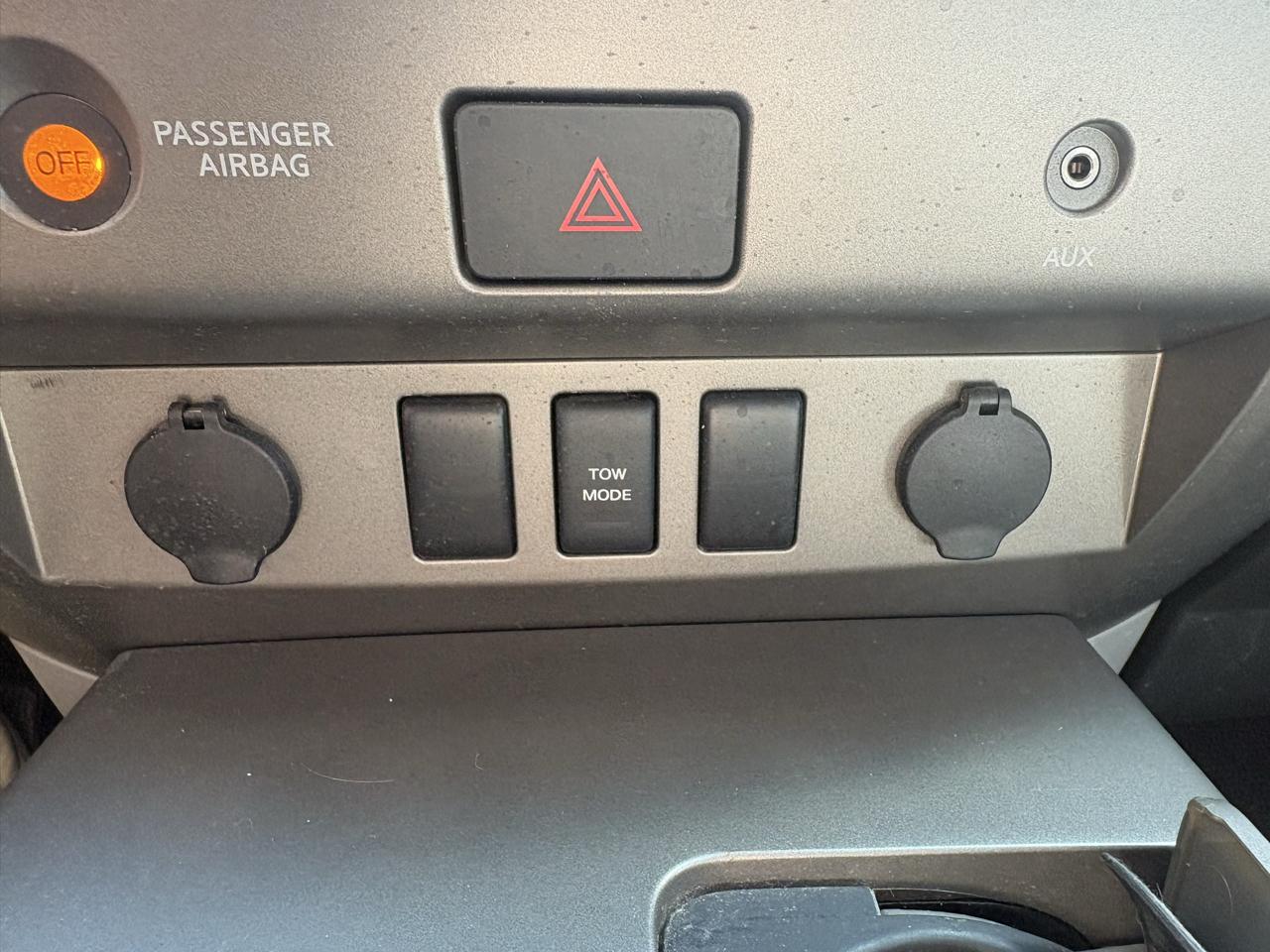 Nissan Titan SE Crew Cab 2WD 2004