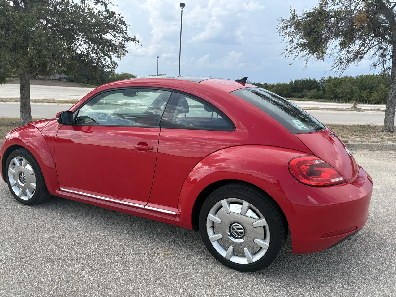 Volkswagen Beetle Coupe 2dr Auto 2.5L PZEV 2013