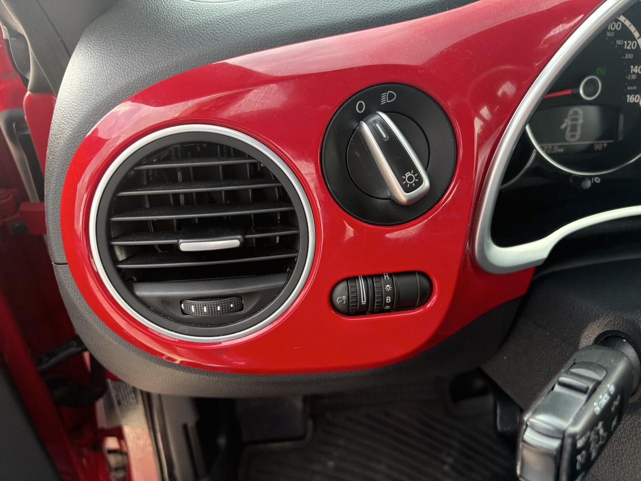 Volkswagen Beetle Coupe 2dr Auto 2.5L PZEV 2013