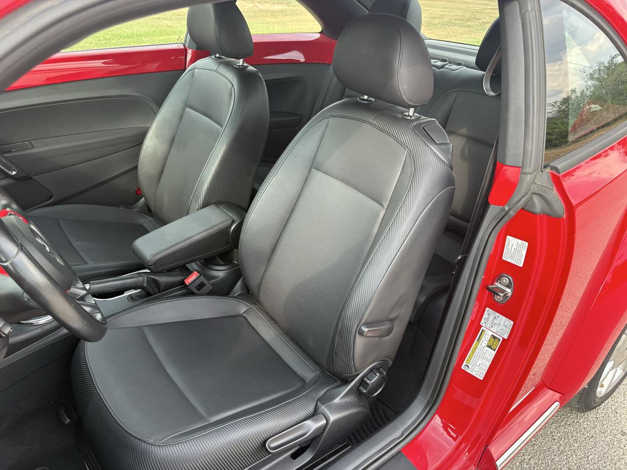 Volkswagen Beetle Coupe 2dr Auto 2.5L PZEV 2013