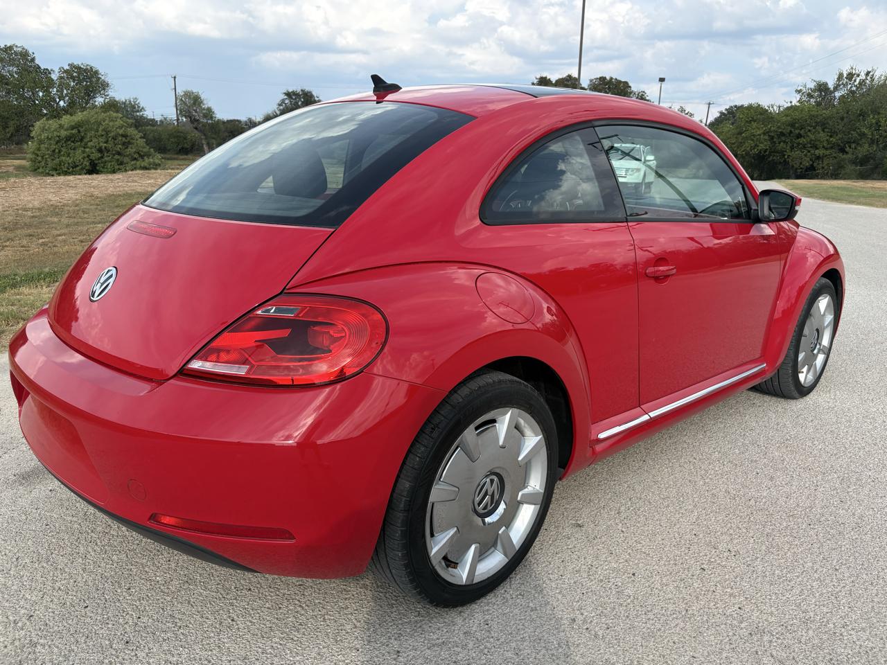 Volkswagen Beetle Coupe 2dr Auto 2.5L PZEV 2013