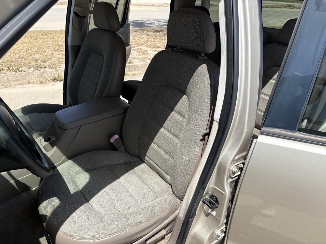 Ford Explorer  2004