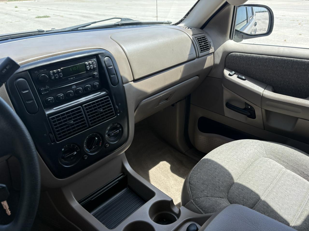 Ford Explorer  2004