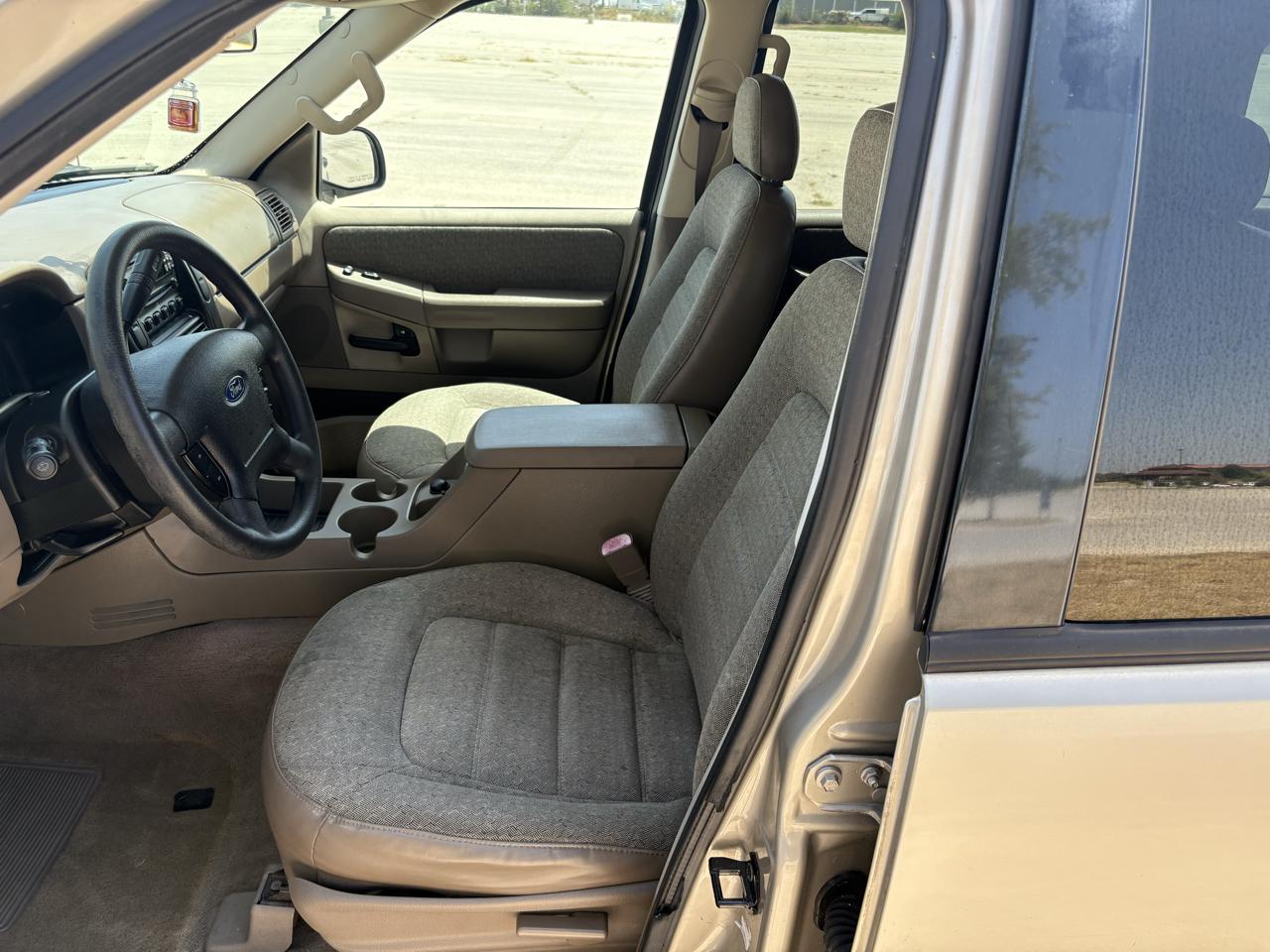 Ford Explorer  2004