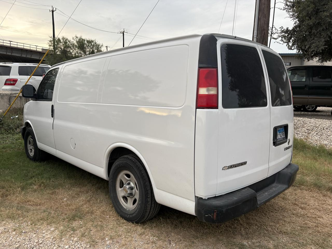 Chevrolet Express Cargo Van  2003