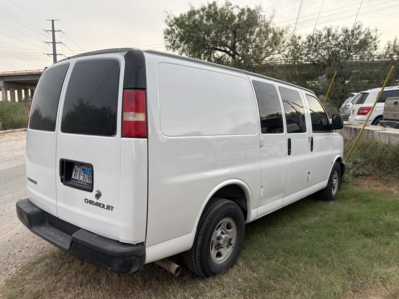 Chevrolet Express Cargo Van  2003
