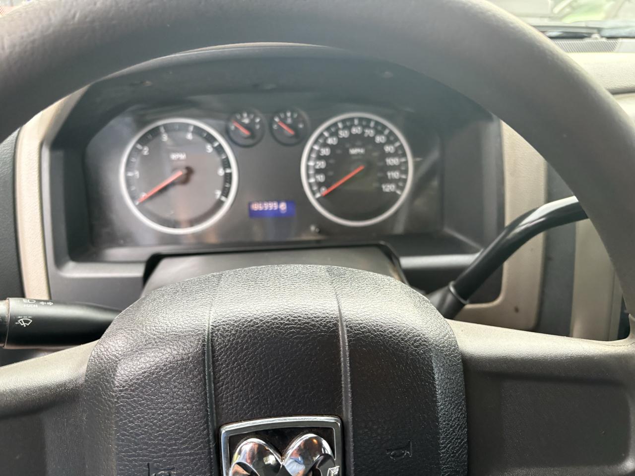 RAM 1500 2WD Quad Cab 140.5" ST 2011