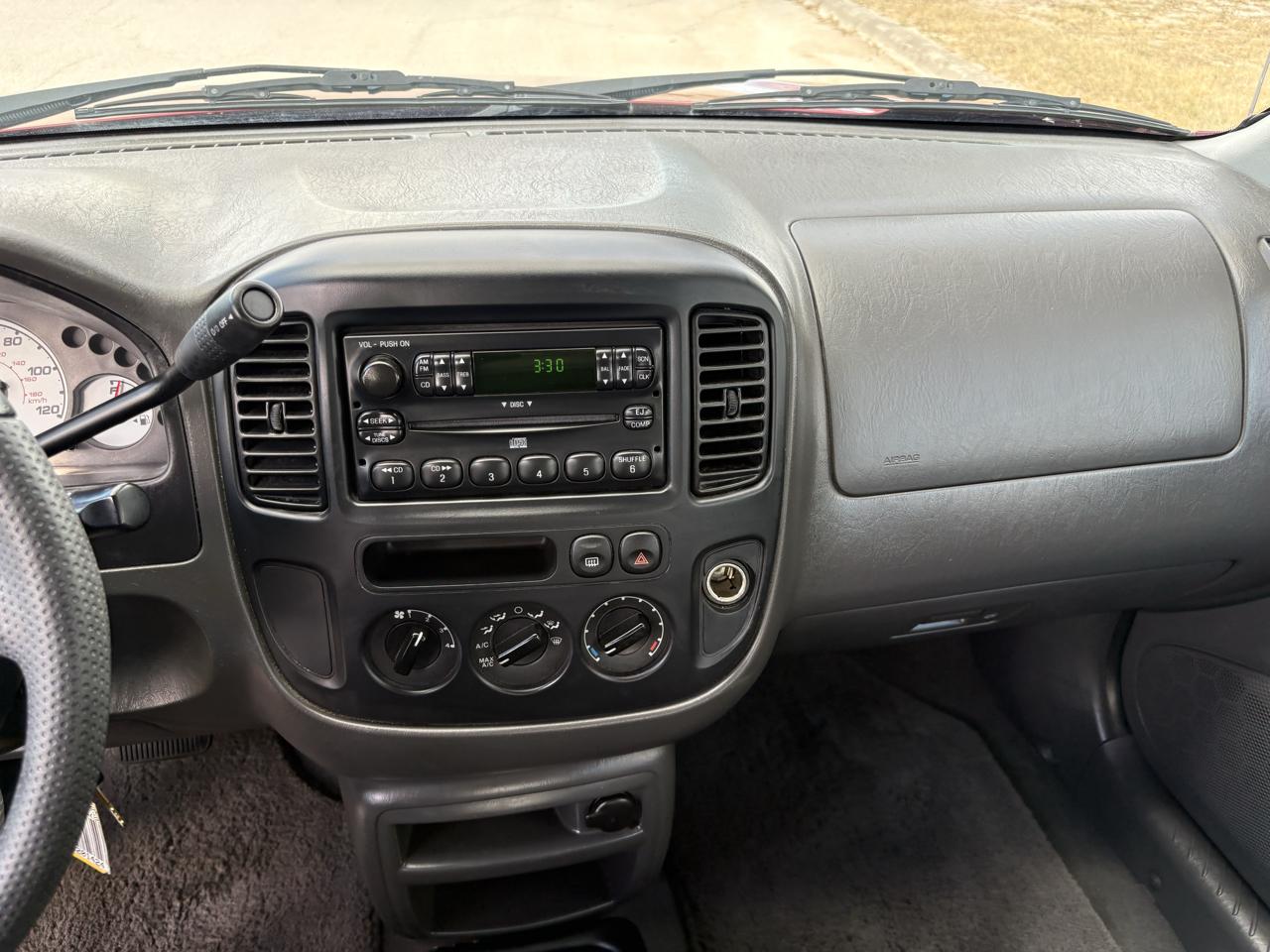 Ford Escape  2004