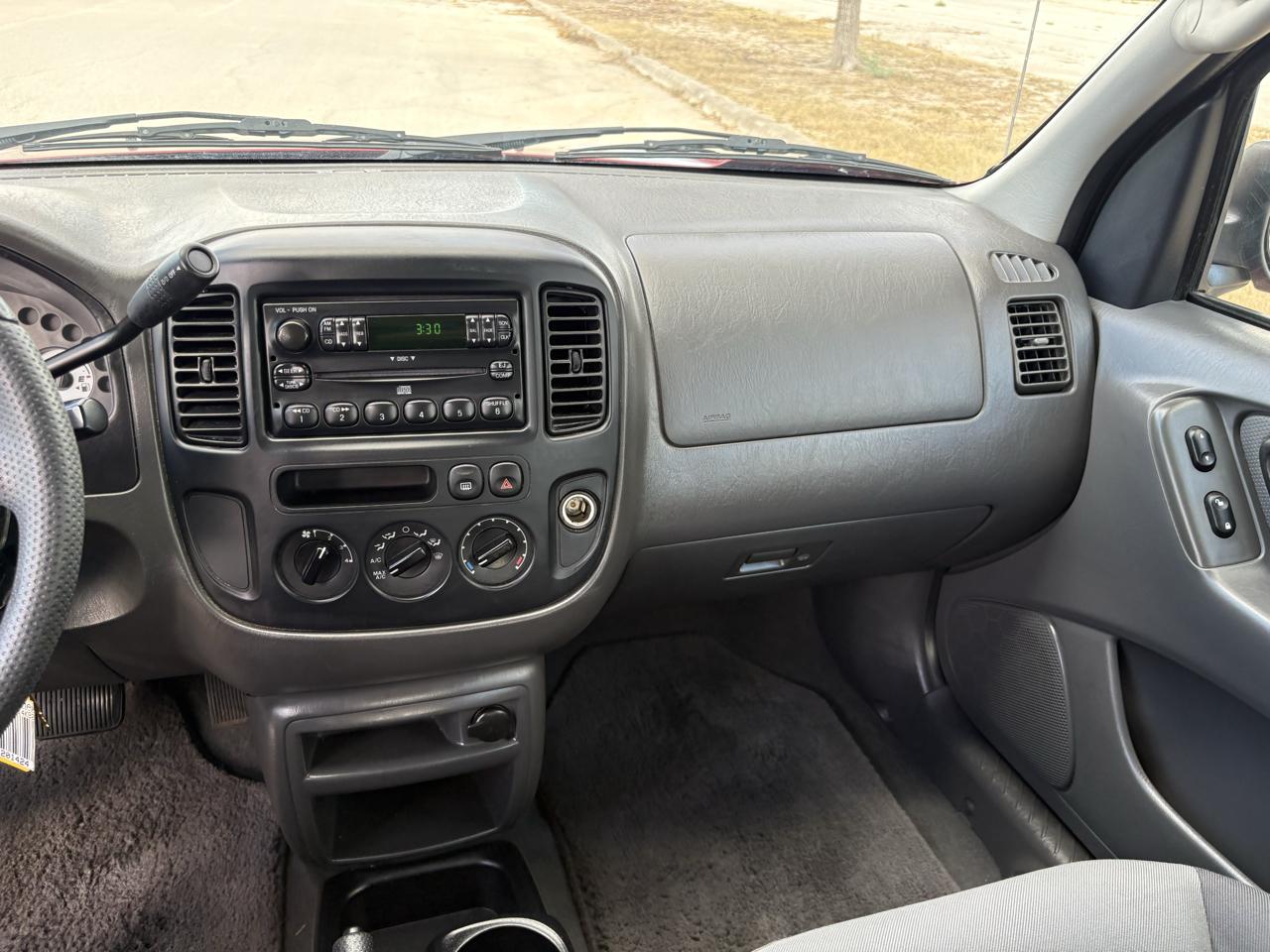 Ford Escape  2004