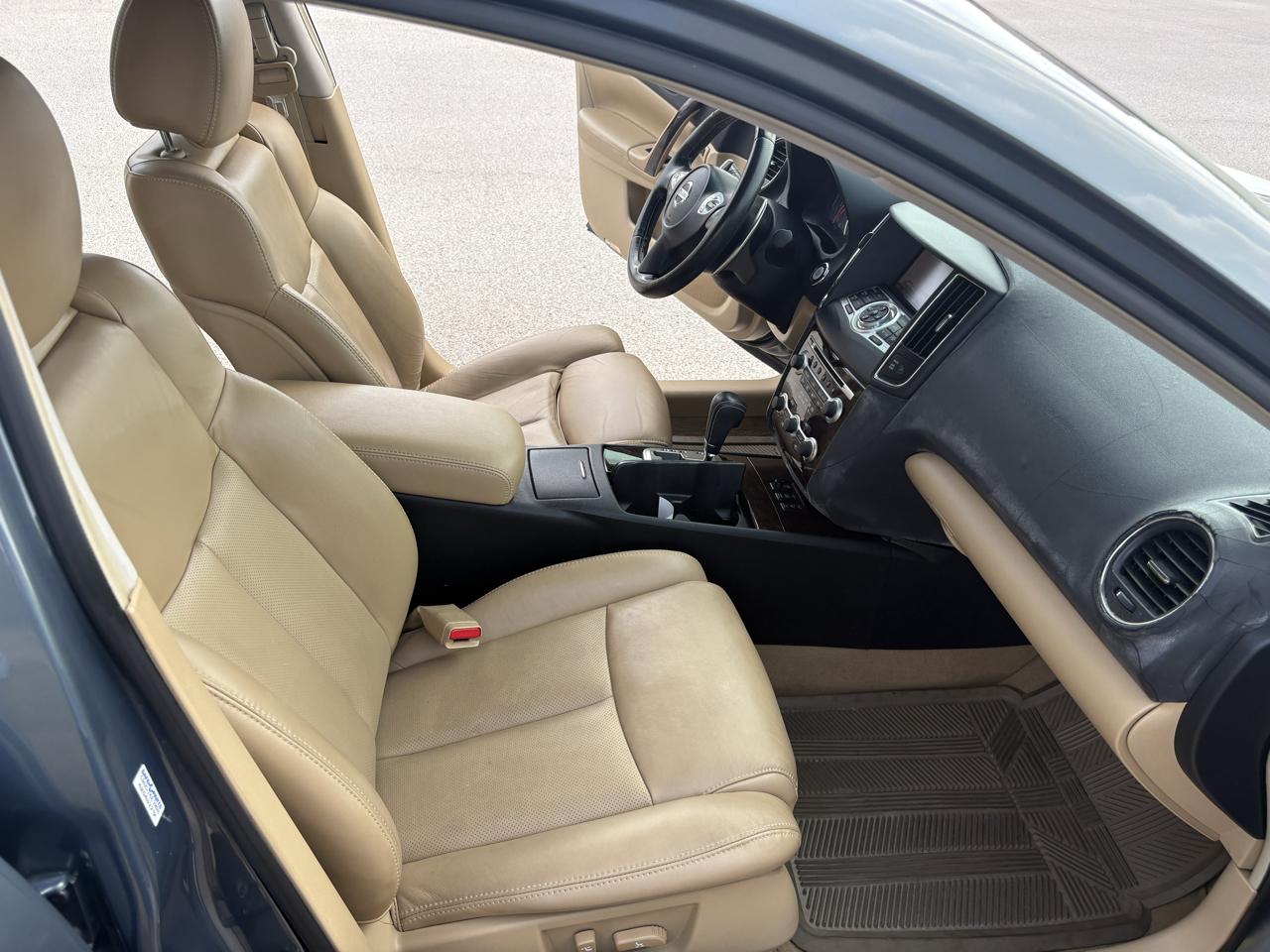 Nissan Maxima 4dr Sdn V6 CVT 3.5 SV w/Premium Pkg 2010