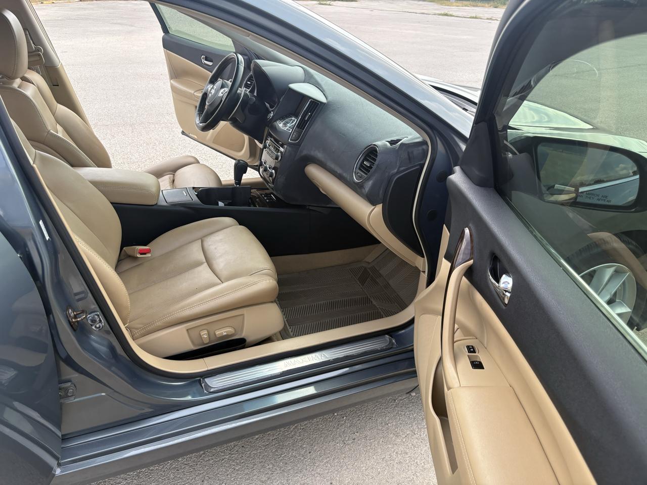 Nissan Maxima 4dr Sdn V6 CVT 3.5 SV w/Premium Pkg 2010