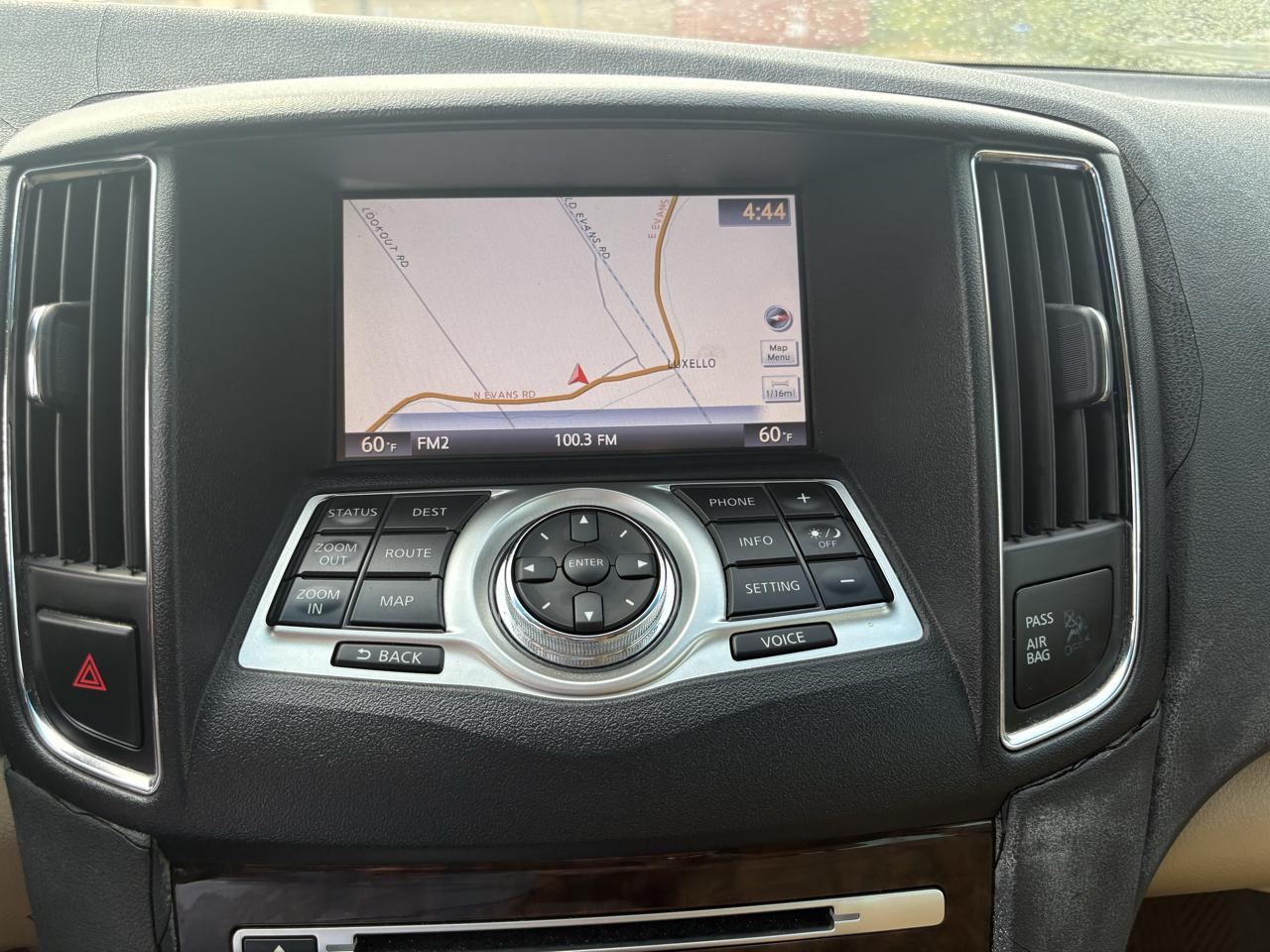 Nissan Maxima 4dr Sdn V6 CVT 3.5 SV w/Premium Pkg 2010
