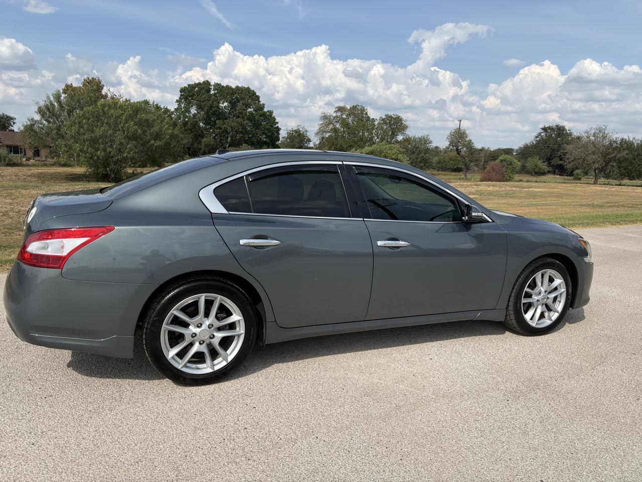 Nissan Maxima 4dr Sdn V6 CVT 3.5 SV w/Premium Pkg 2010