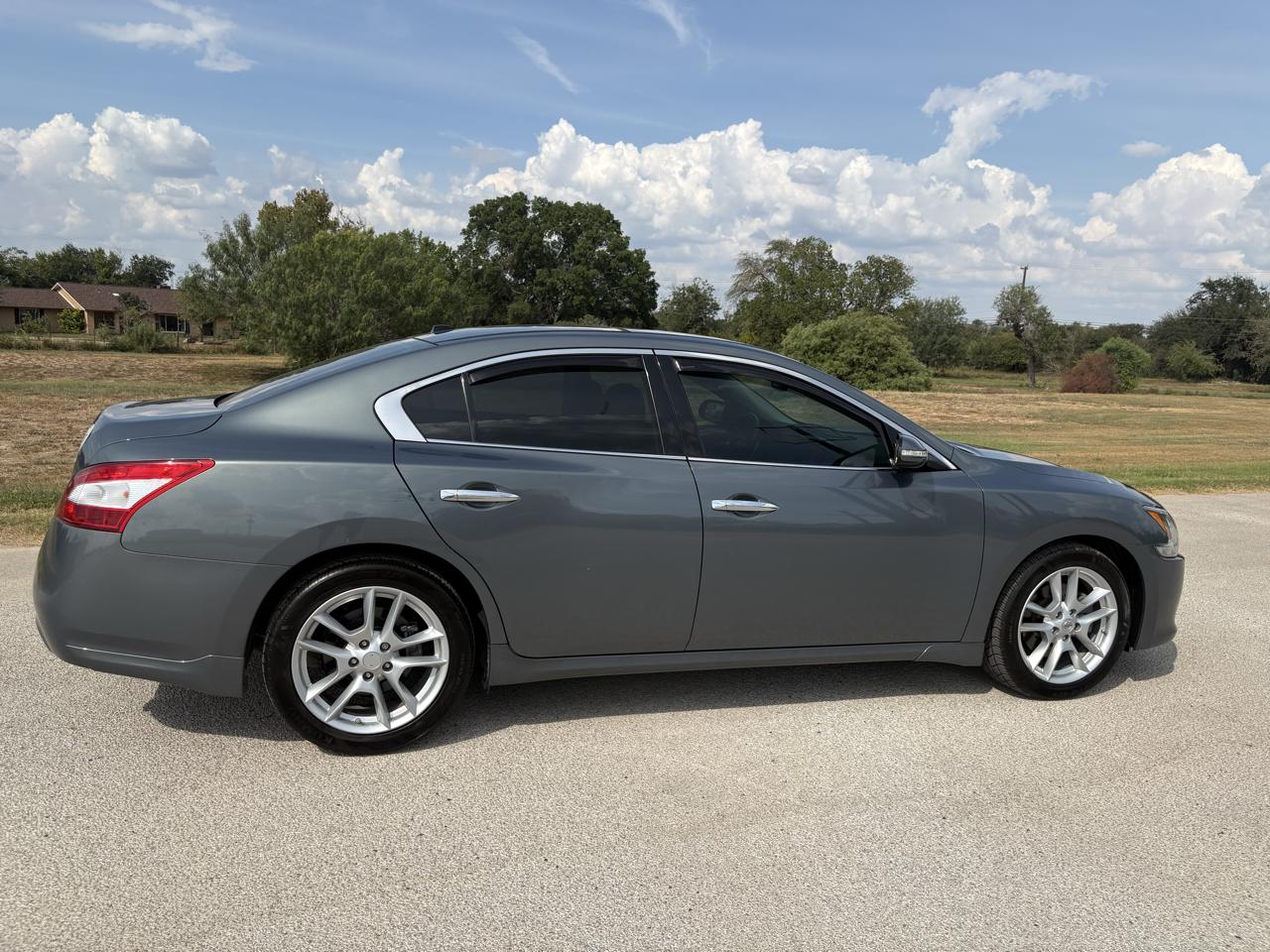 Nissan Maxima 4dr Sdn V6 CVT 3.5 SV w/Premium Pkg 2010