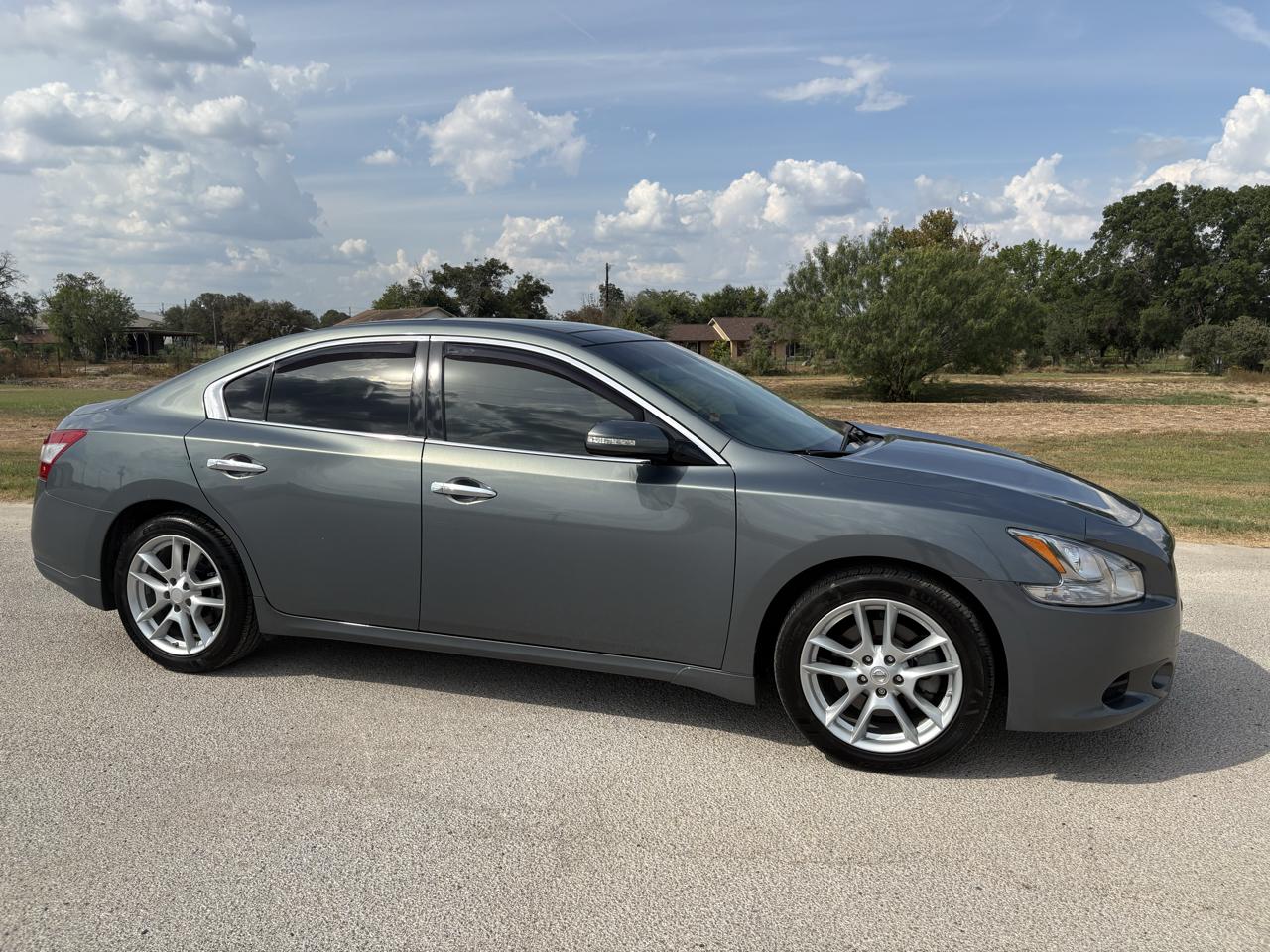 Nissan Maxima 4dr Sdn V6 CVT 3.5 SV w/Premium Pkg 2010
