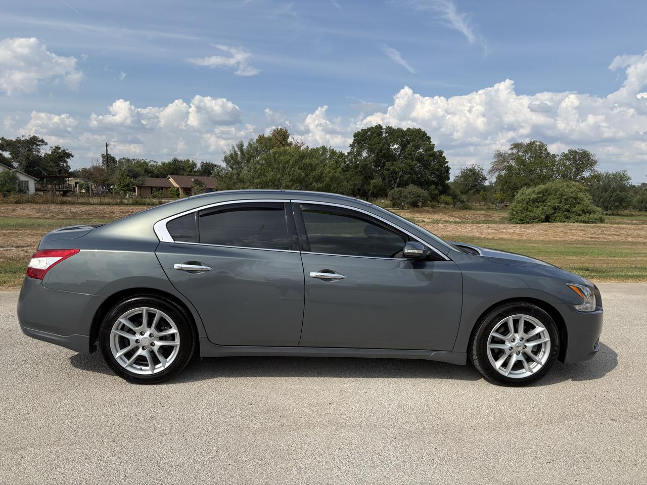 Nissan Maxima 4dr Sdn V6 CVT 3.5 SV w/Premium Pkg 2010